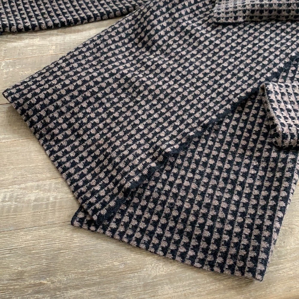 A. Ida sweater - Picture 4 of 8